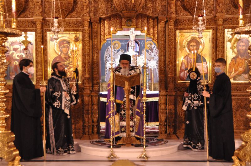 Τά ἅγια Πάθη τοῦ Κυρίου μας ἡ Ἀποκαθήλωσις καί ὁ Ἐπιτάφιος στόν Ἱερό Μητροπολιτικό Ναό Δράμας